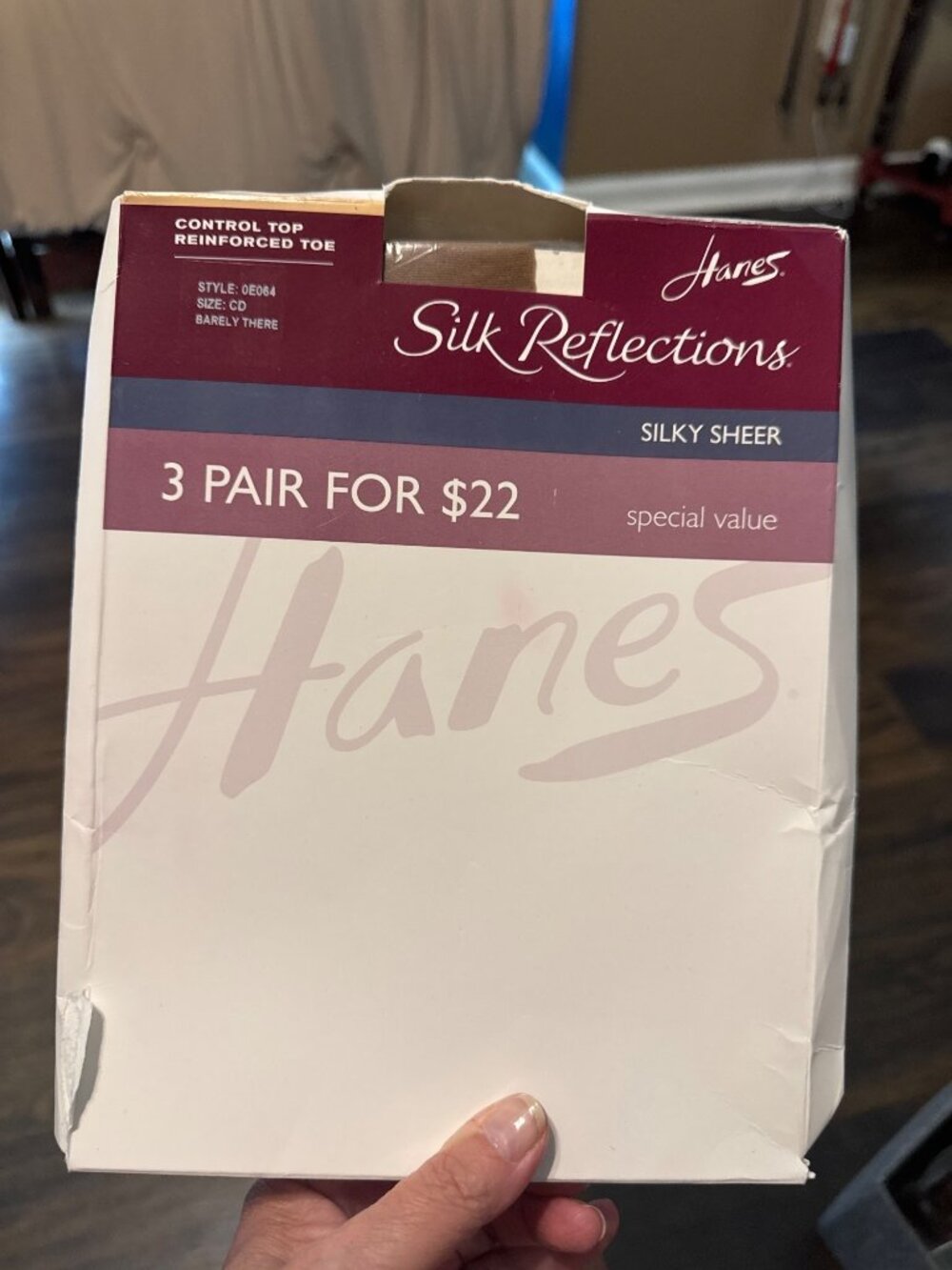 2 NEW Pairs Hanes Silk Reflections Control top Pantyhose CD